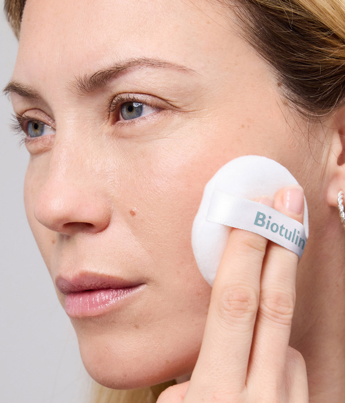 HYDROLON Natural Skin Transparency