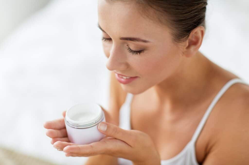 Anti-Aging & Skincare Made Easy:Os Factos sobre os Cuidados com a Pele Oleosa. Oily Skin Care' é tão importante como o 'cuidado da pele' para outros tipos de pele.